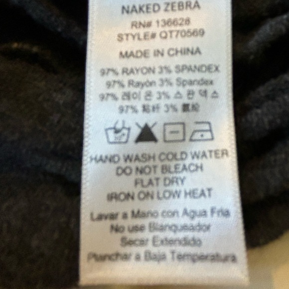 Naked Zebra Gray Top With Banded Hem Short Sleeves Crochet Detail on Back Large - Picture 8 of 8